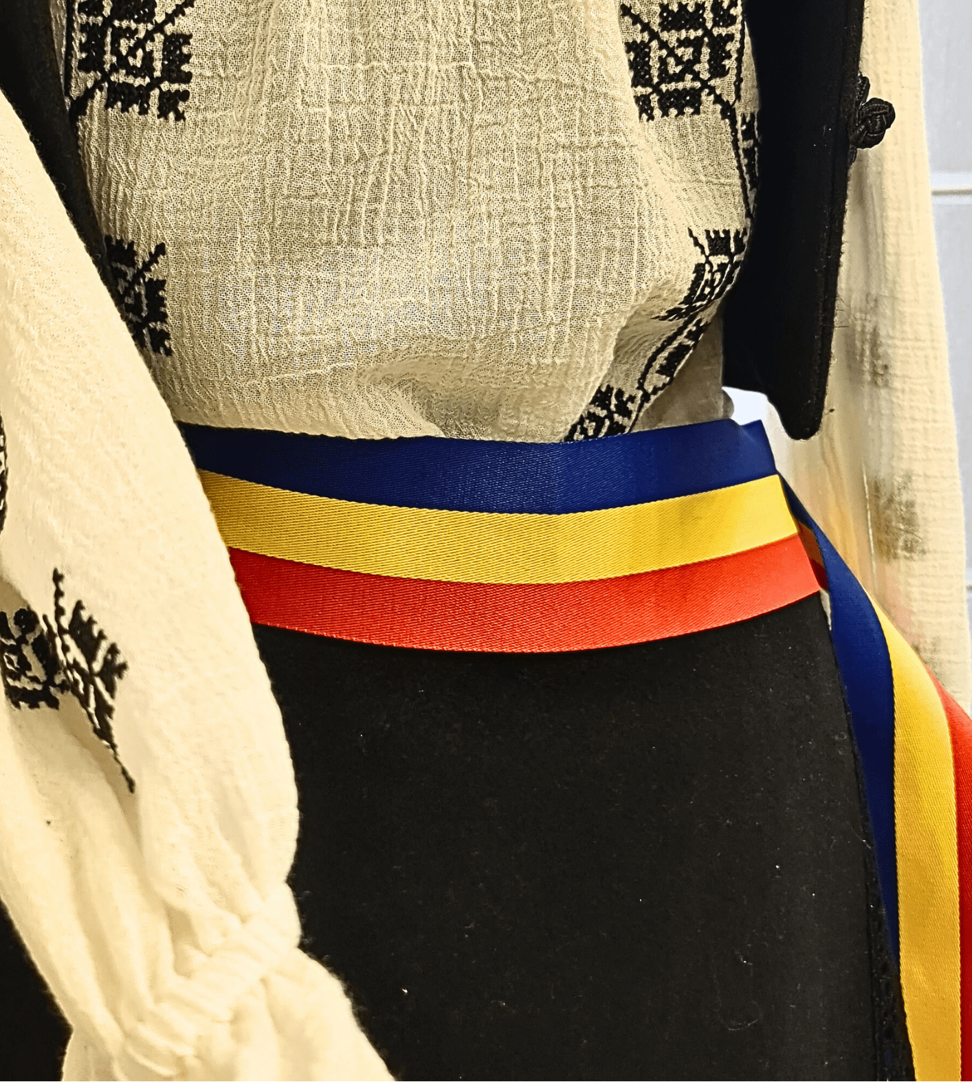 Brâu simplu tricolor by Ionela Bran