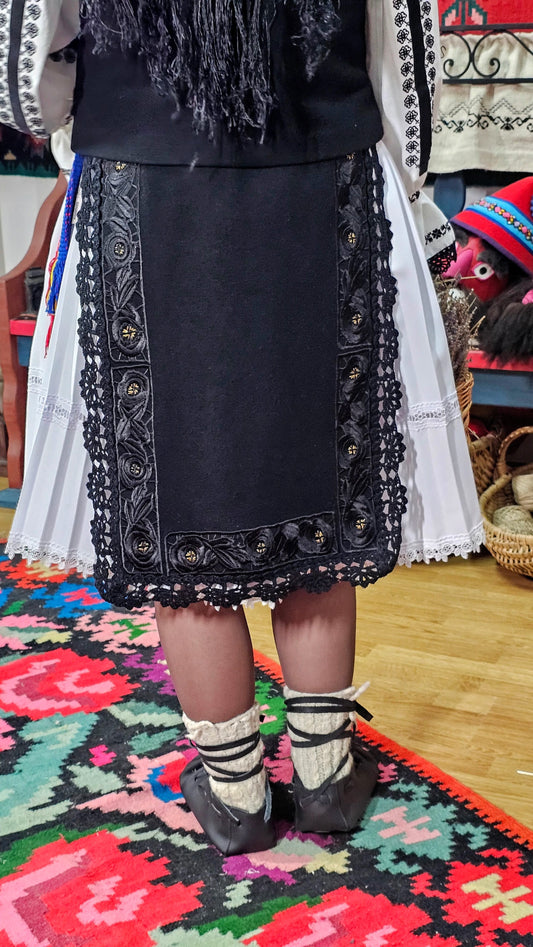 Catrință tradițională din postav de casă 100% lână