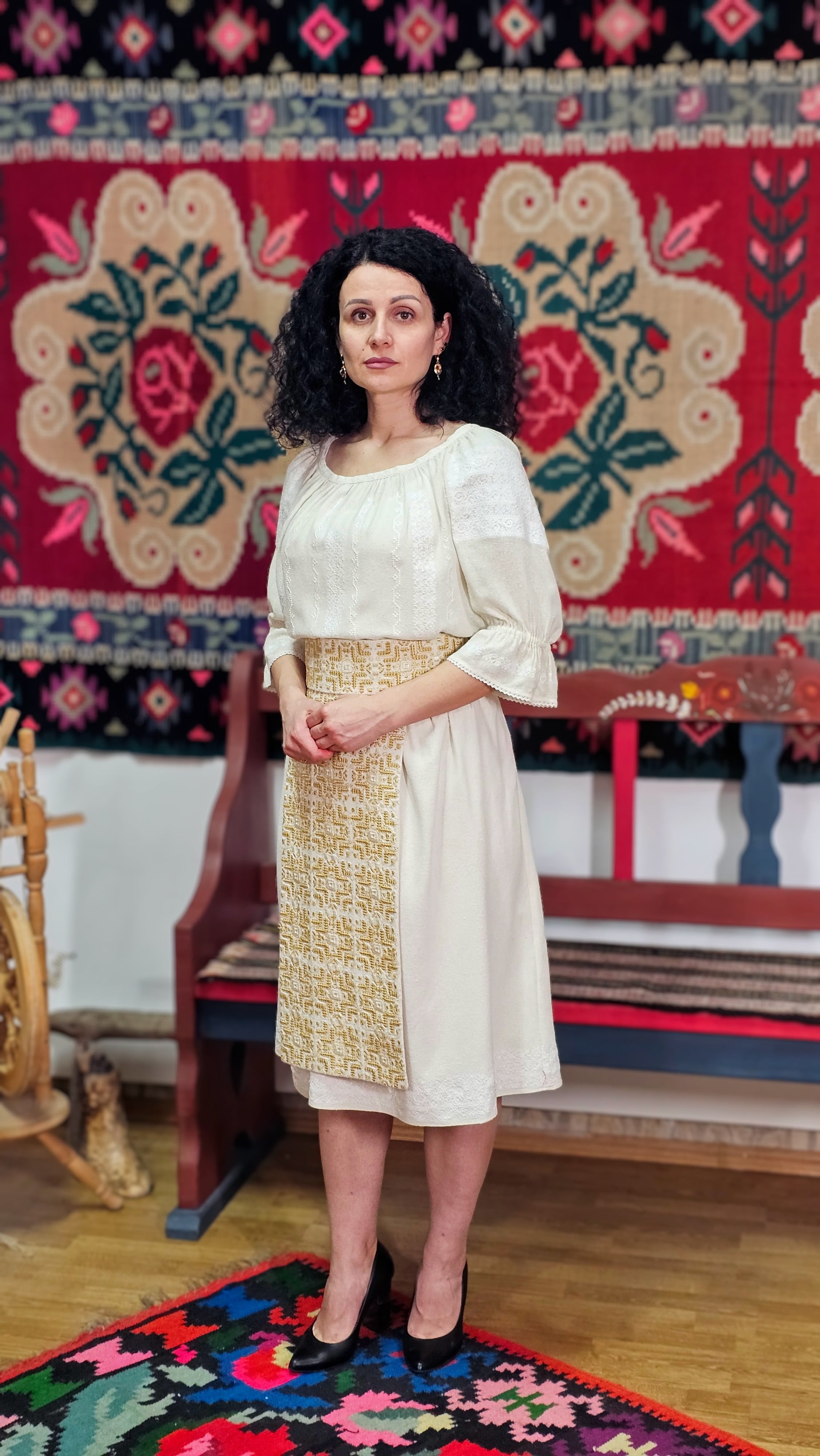 Costum de damă tradițional evenimente - Elena, produs unicat