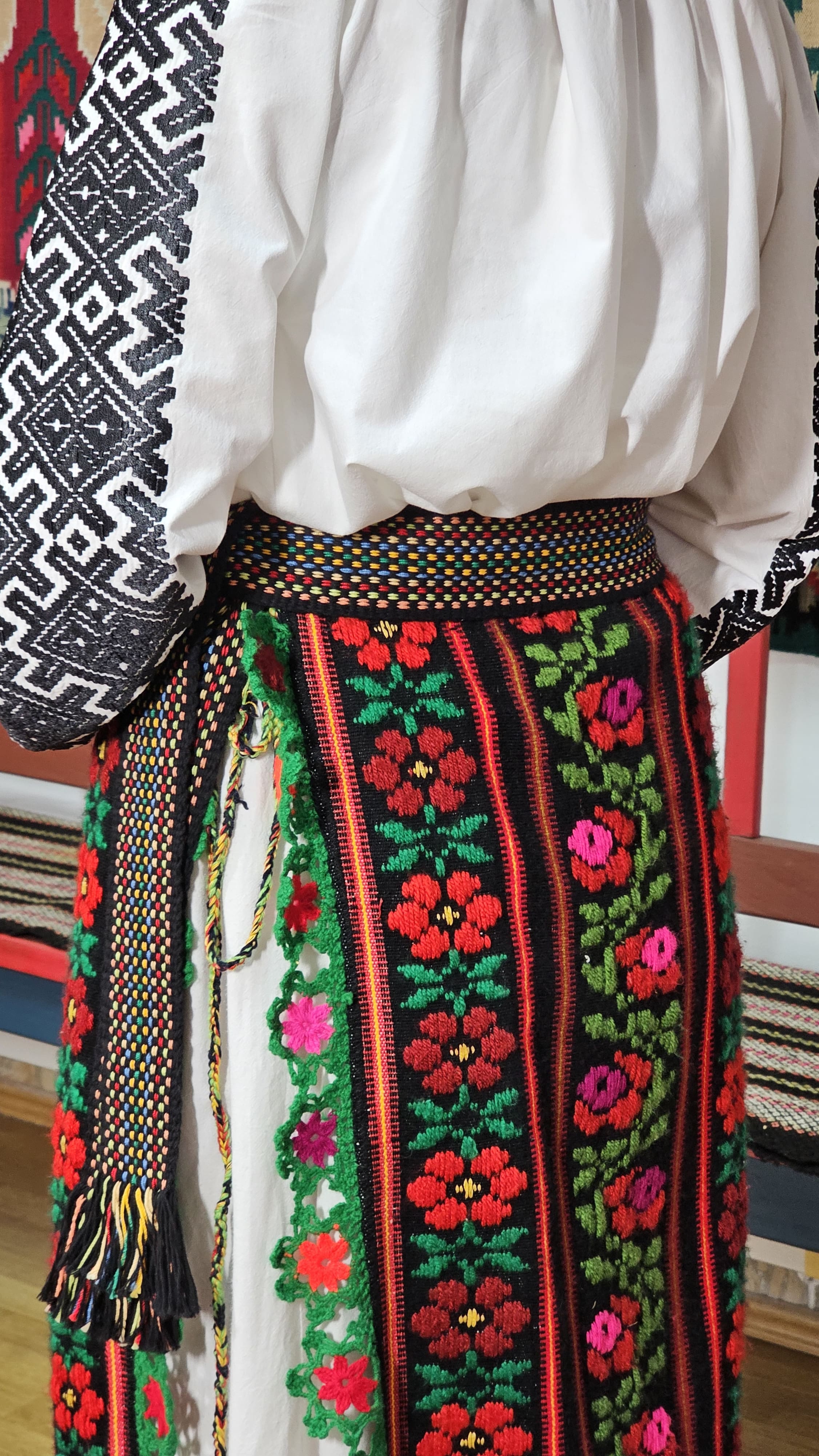 Costum tradițional de damă Făgăraș - Mărgineni by Ionela Bran