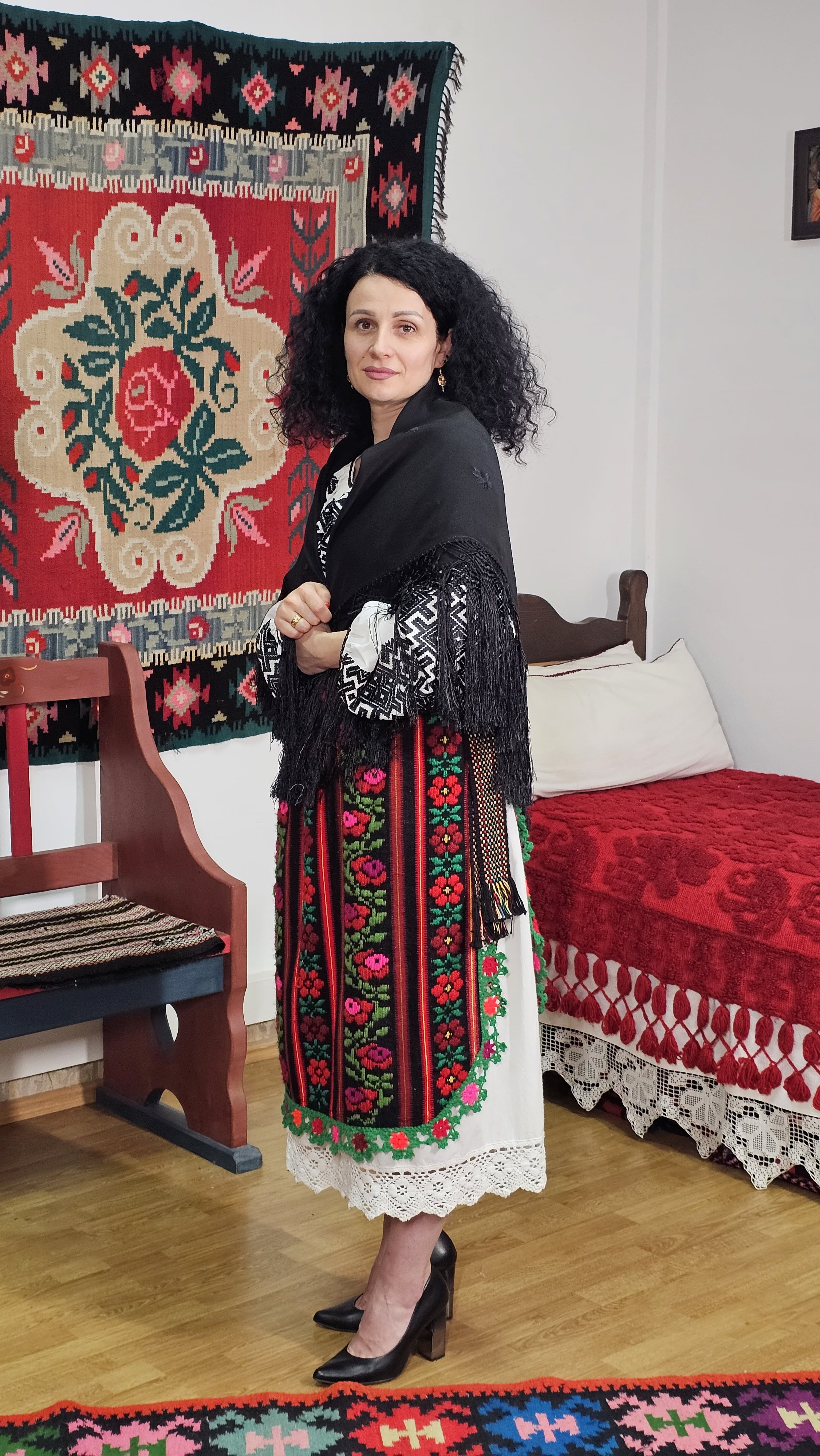 Costum tradițional de damă Făgăraș - Mărgineni by Ionela Bran