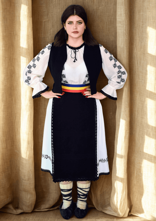 Costum tradițional de damă SIBIU - varianta simplificată by Ionela Bran