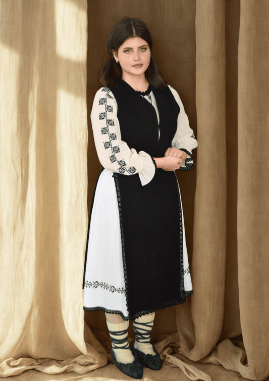 Costum tradițional de damă SIBIU - varianta simplificată by Ionela Bran