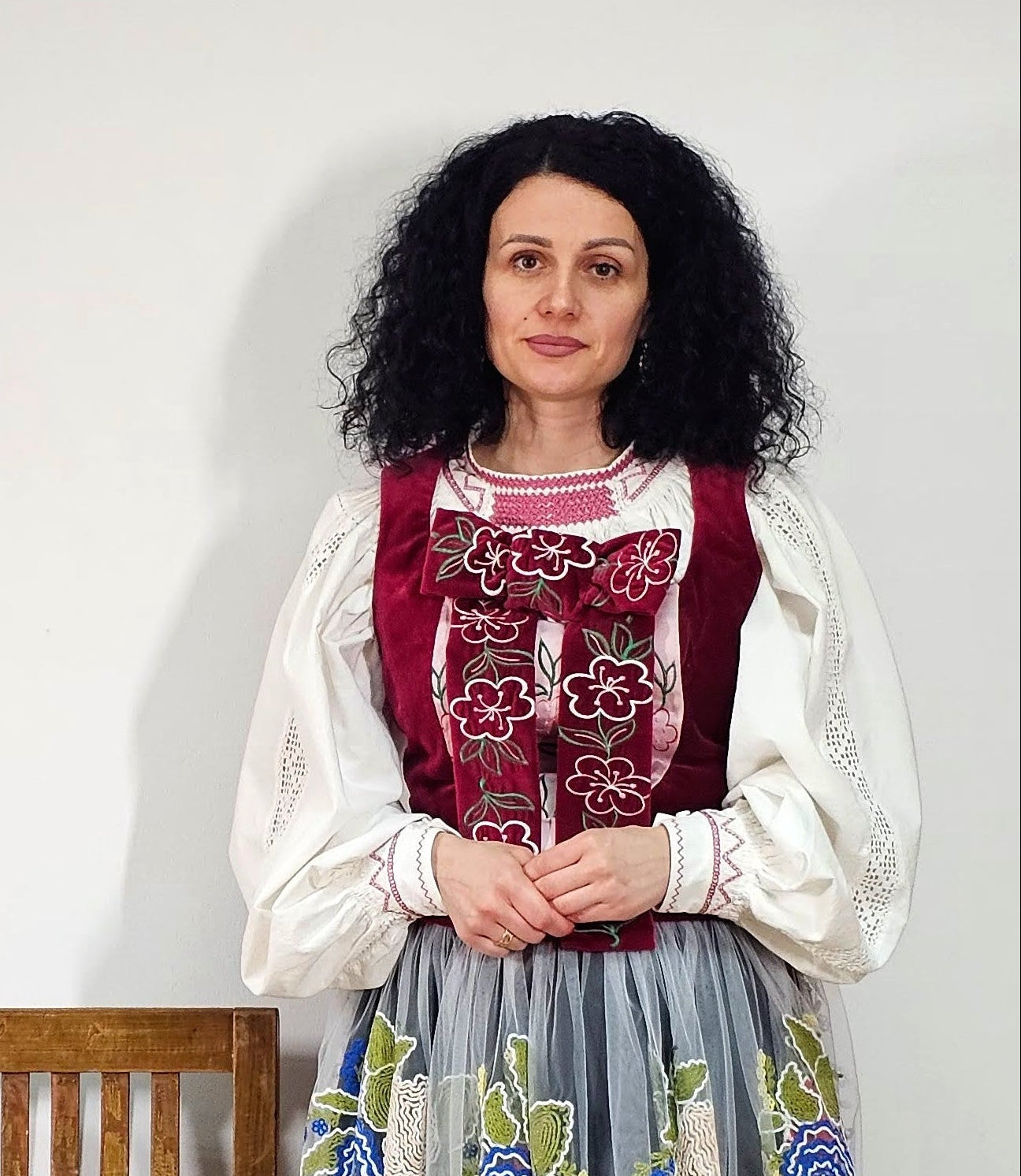 Costum tradițional de damă săsesc by Ionela Bran
