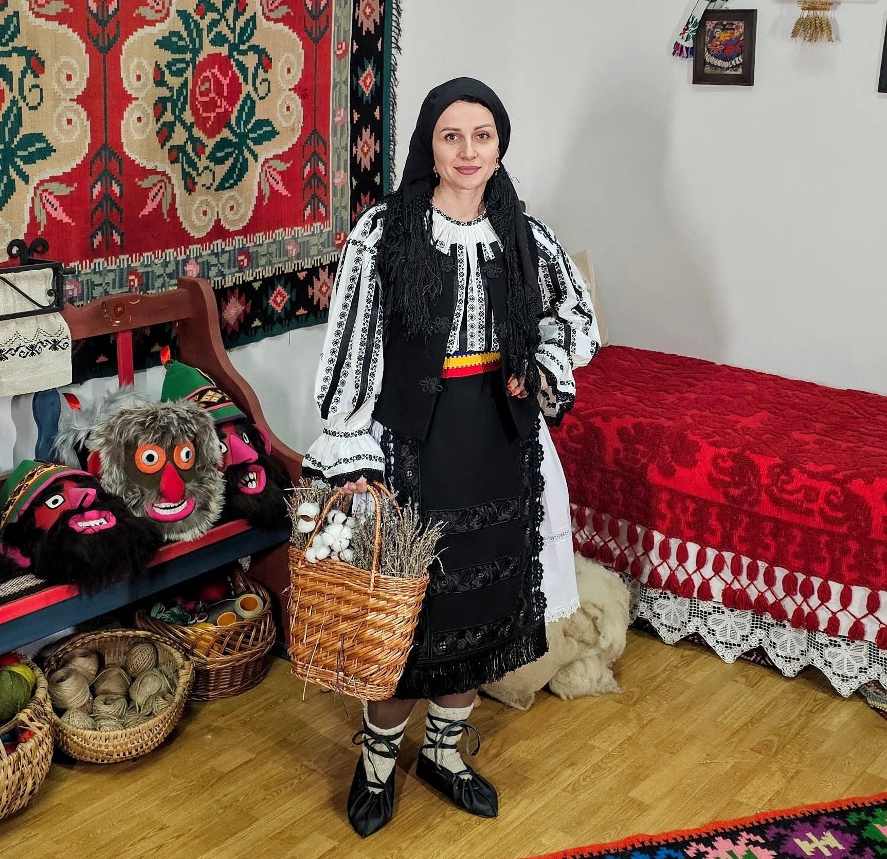 Costum tradițional de damă SIBIU - varianta completă by Ionela Bran