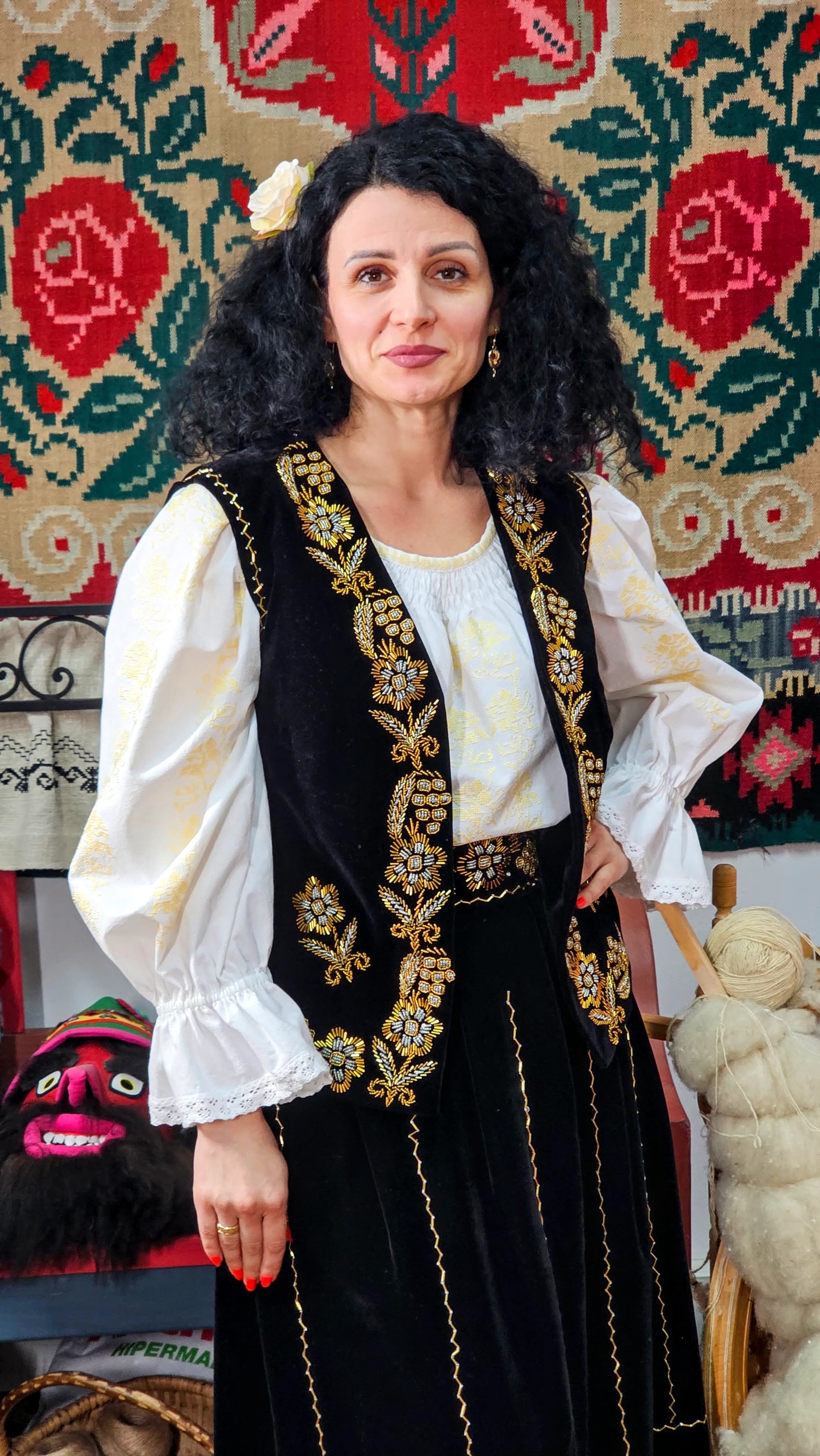 Costum tradițional de damă Vâlcea - Muscel by Ionela Bran