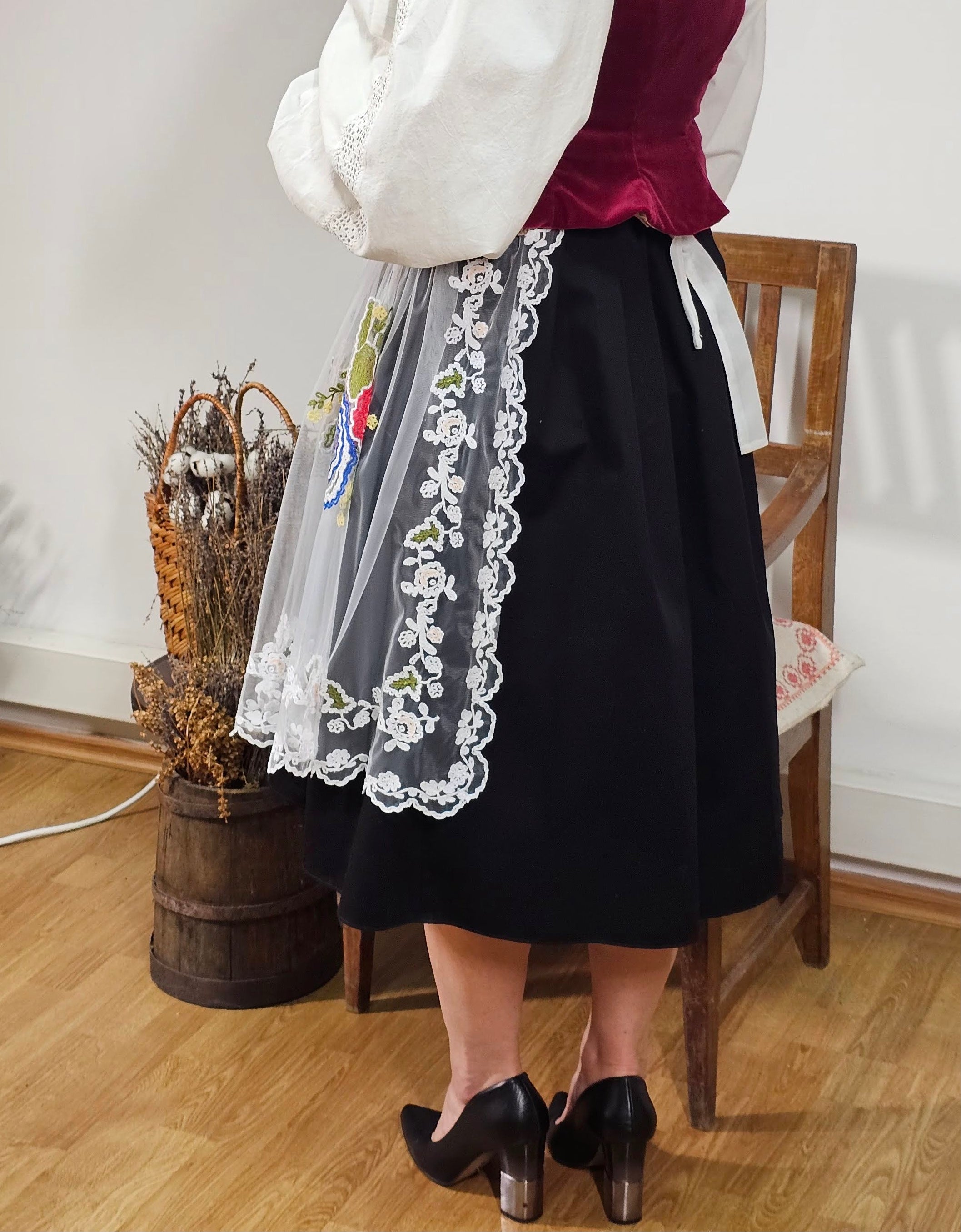 Fustă tradițională săsească by Ionela Bran