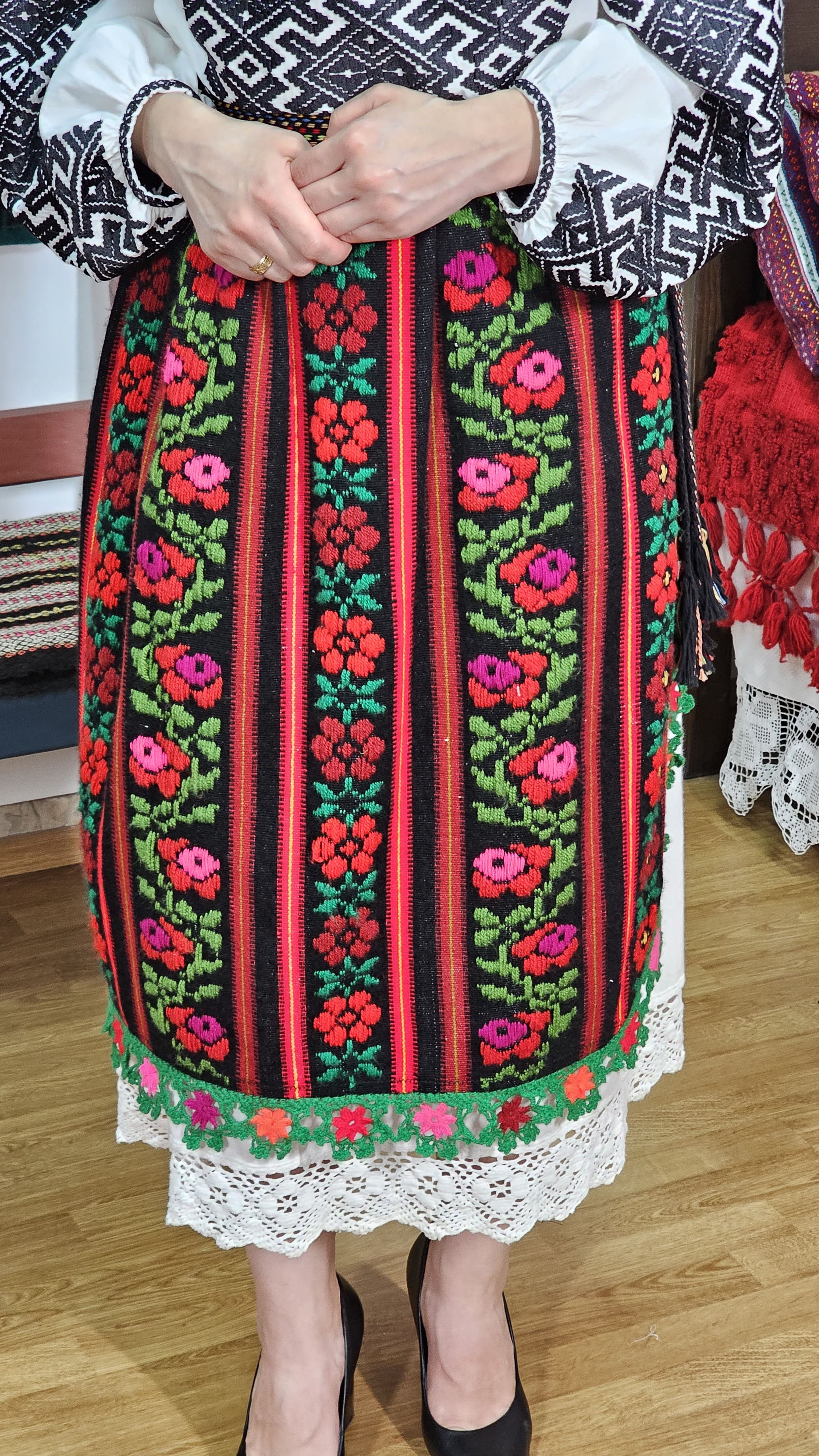 Șorț tradițional Făgăraș by Ionela Bran