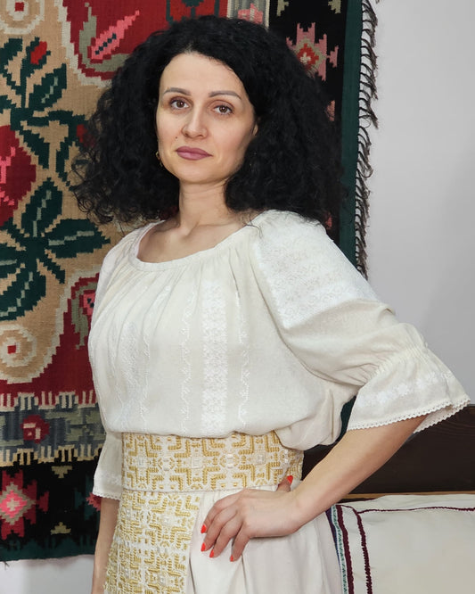 IE Tradițională cu Broderie din Mătase by Ionela Bran