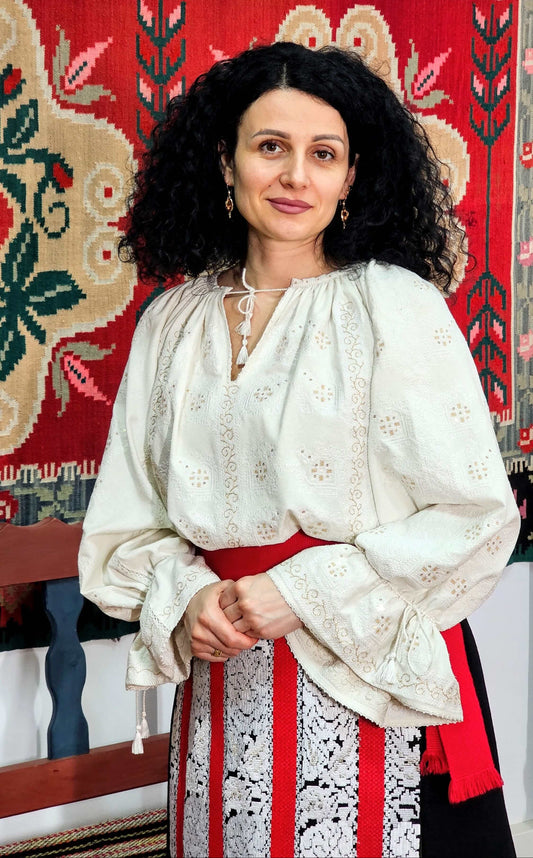 Ie tradițională de damă - Bran, cusută manual