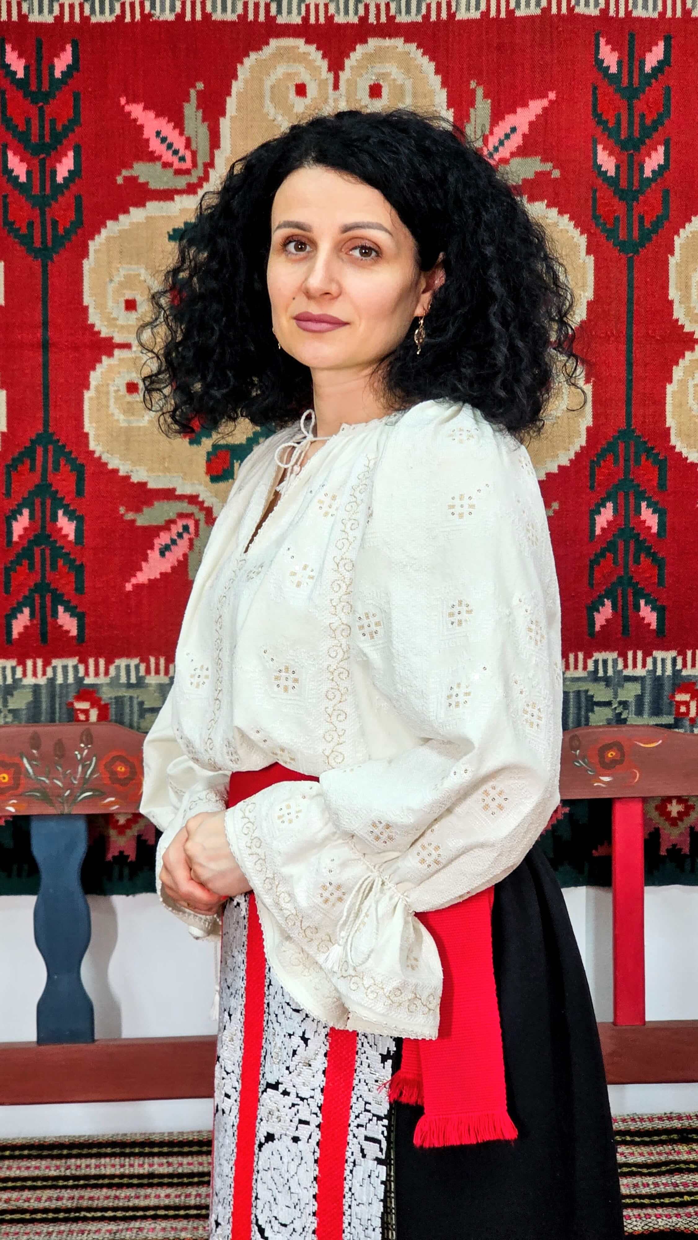 Ie tradițională de damă - Bran, cusută manual