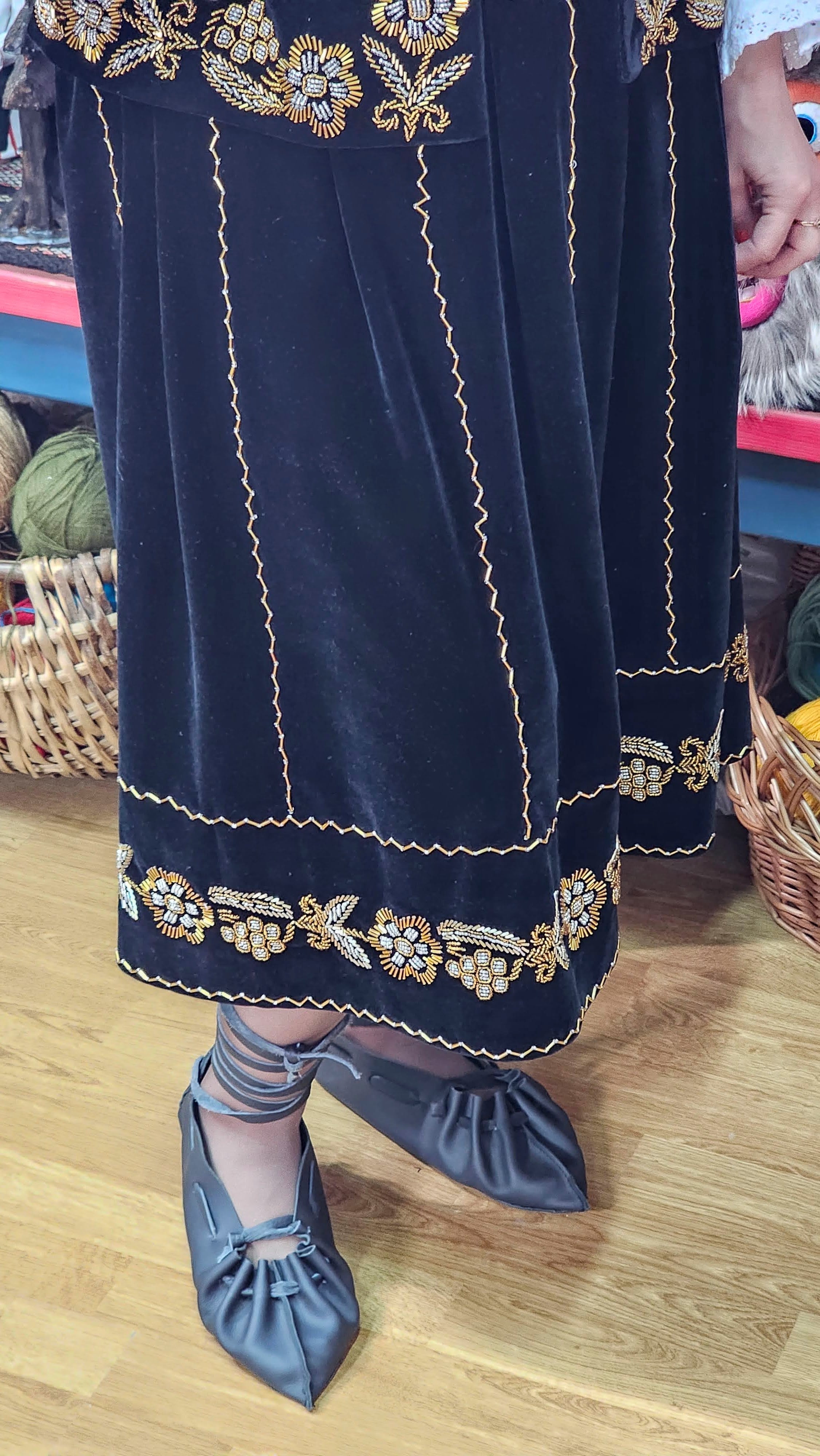 Opinci tradiționale din piele naturală