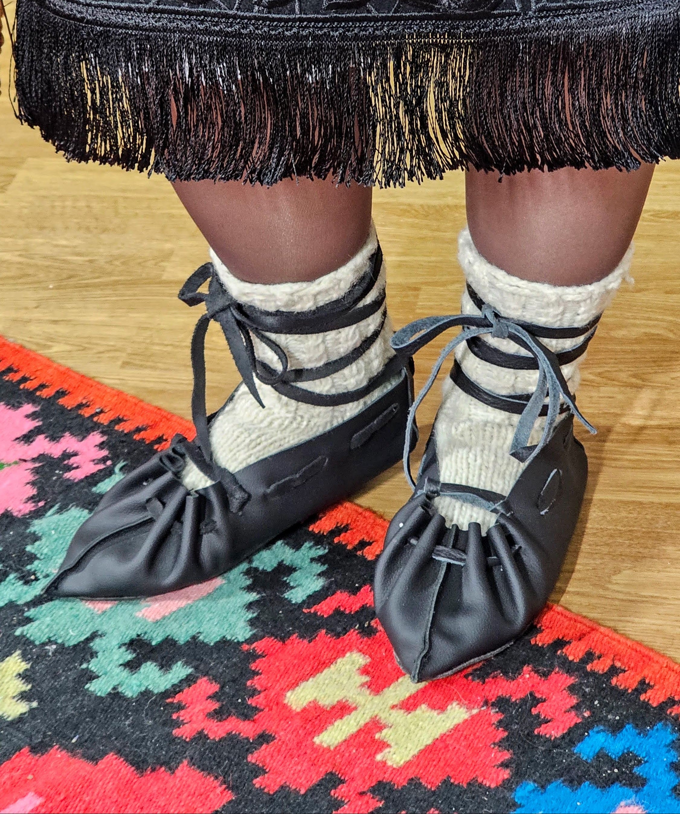 Opinci tradiționale din piele naturală