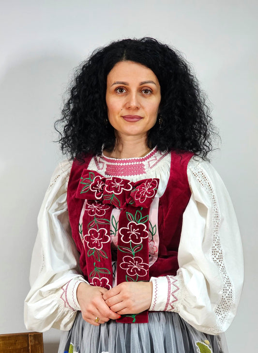 Vestă tradițională săsească din catifea