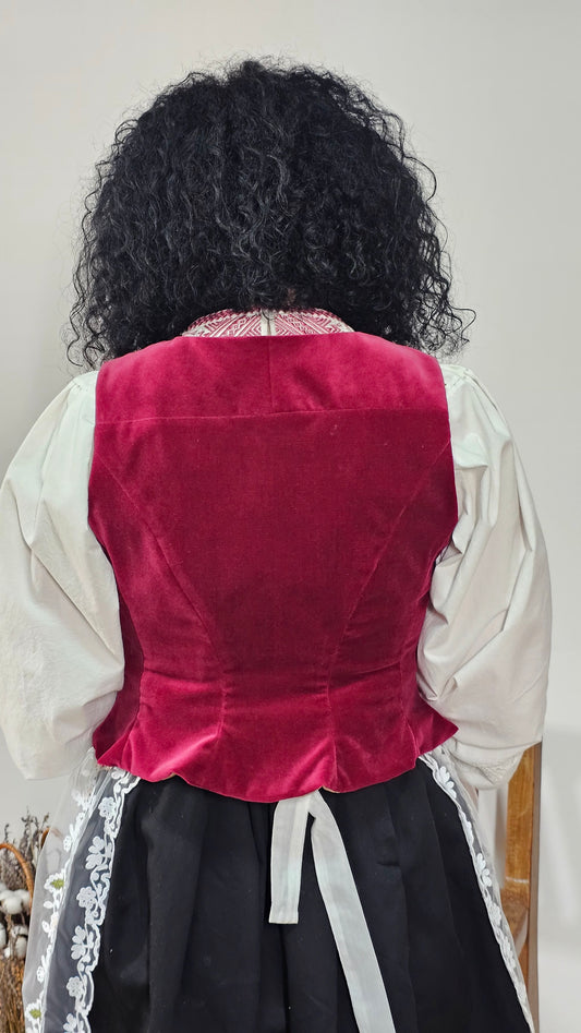 Vestă tradițională săsească din catifea