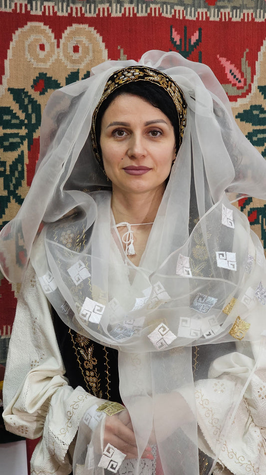 Maramă din borangic brodată – zonă Bran